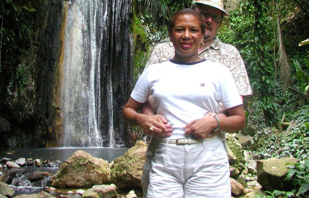 Nature'S Paradise Bed and Breakfast Bahía Marigot Exterior foto