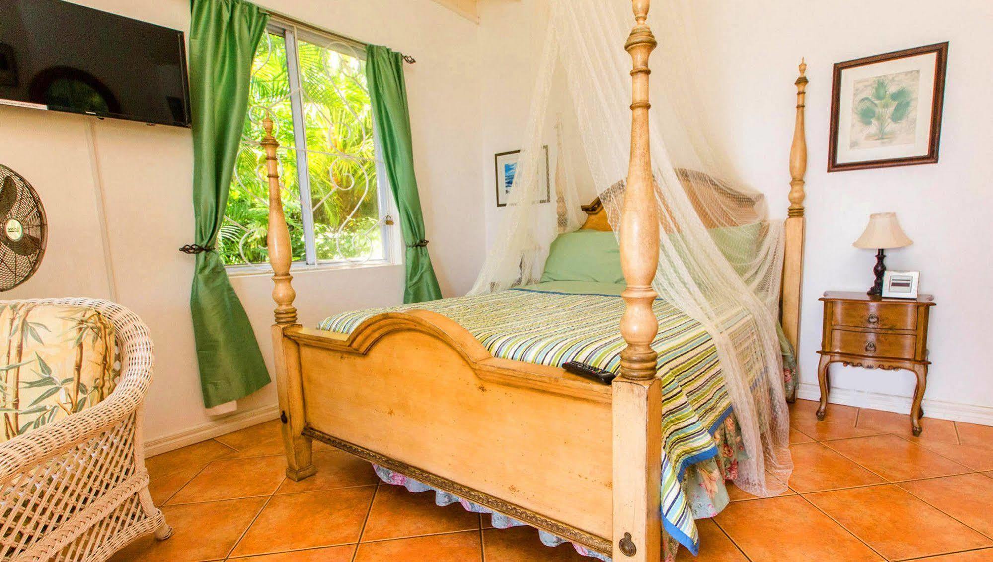 Nature'S Paradise Bed and Breakfast Bahía Marigot Exterior foto